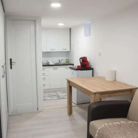 Daire The Quarter - Peaceful Garden In The Old