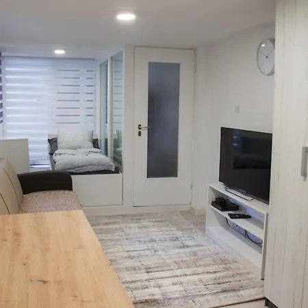 The Quarter - Peaceful Garden In The Old *