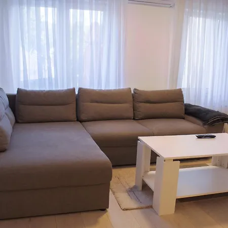 The Quarter - Peaceful Garden In The Old Daire