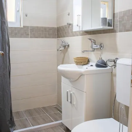 The Quarter - Peaceful Garden In The Old Apartamento