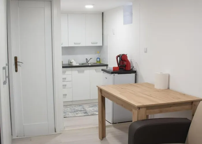 아파트 The Quarter - Peaceful Garden In The Old