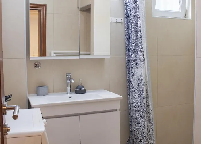 The Quarter - Peaceful Garden In The Old