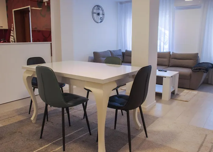 The Quarter - Peaceful Garden In The Old 사라예보