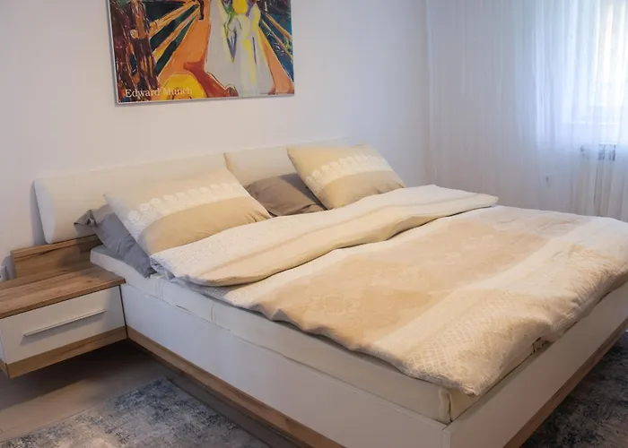 The Quarter - Peaceful Garden In The Old *