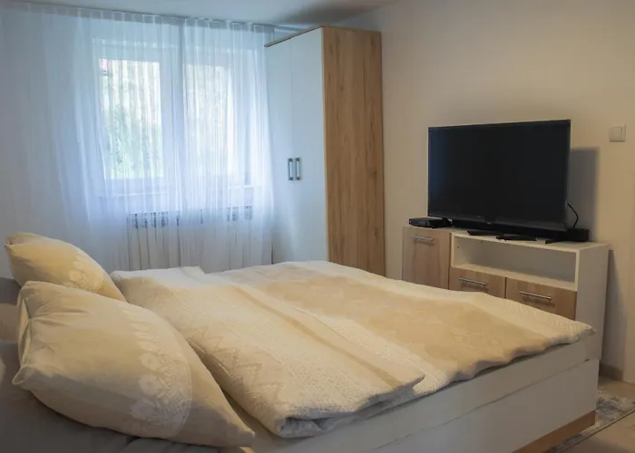 The Quarter - Peaceful Garden In The Old